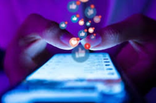 İndoneziyada sosial şəbəkələrlə bağlı sərt qadağa: 16 yaşdan kiçiklər üçün yasaqlanır