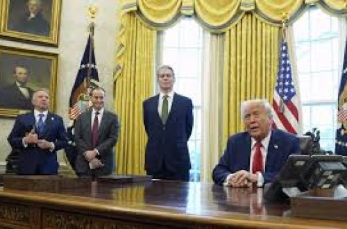 KİV: Trampın müşavirləri ona İrana qarşı müharibədən çıxış yolu tapmağı məsləhət görürlər