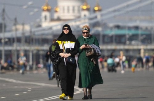 Rusiyada hicabla bağlı bu qadağa ləğv olundu