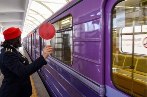 Bakı metrosunda tüstülənmə oldu