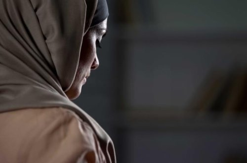 Araşdırma: Hicablı qadınlar tez-tez ayrı-seçkiliyə məruz qalırlar