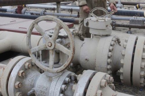 İraq neft limanlarını bağladığını elan edib