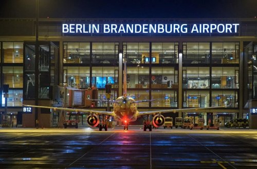 Berlin hava limanında bütün uçuşlar ləğv edilir