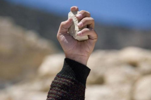 Sürət qatarına daş atan daha 4 yeniyetmə müəyyən edildi