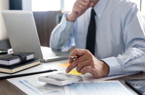 Bu şəxslərin əməkhaqqı sistemində böyük islahat: Əlavələr ləğv edildi, maaşın baza hissəsi artırıldı