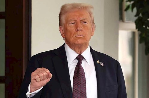 Tramp yüzillik qanunu 2 aylıq dayandırdı