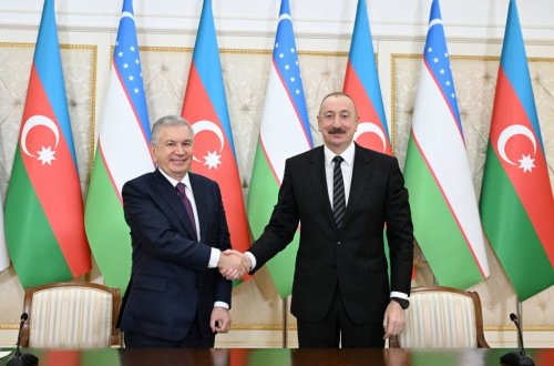 İlham Əliyevlə Şavkat Mirziyoyev arasında telefon danışığı oldu