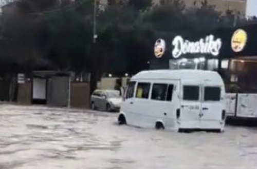 2 gündür yağan leysan Bakını çətin vəziyyətə saldı - VİDEO