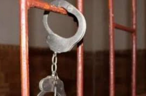 Çayxanada stəkanları qıran və müştərini döyən şəxsin cəzası dəyişdirildi