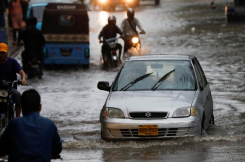Pakistanda güclü yağışlar can aldı