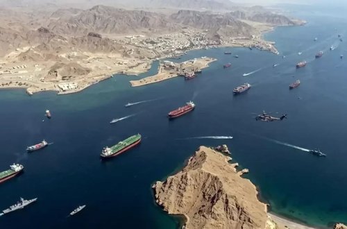 Hörmüz boğazında yüzlərlə gəmi yığılıb