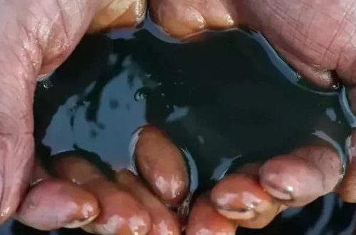 İraq Suriya üzərindən qara neft ixrac etməyə başladı