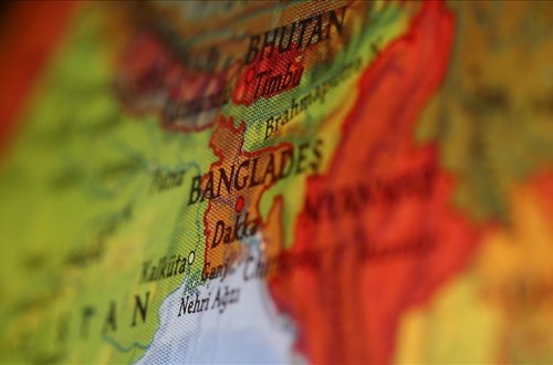 Banqladeş yanacaq böhranı ilə mübarizə aparmaq iş saatlarını azaldır