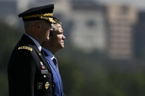 ABŞ ordusunun komandanı üçün məcburi təqaüd