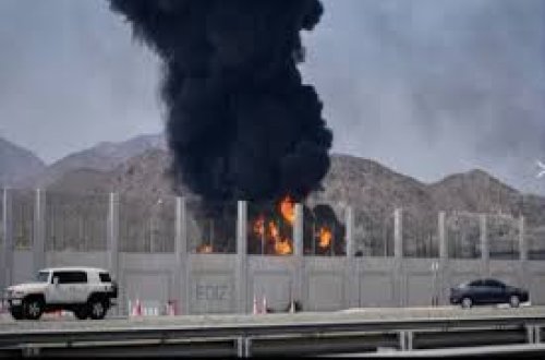 İraqın cənubuna dron zərbəsindən sonra yanacaq anbarları yanır