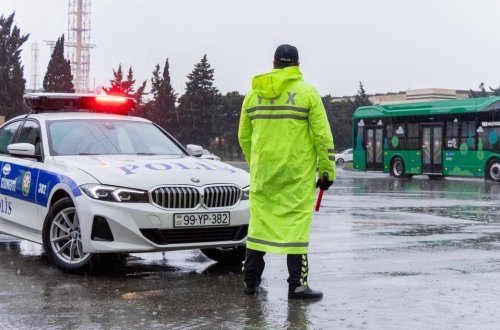 Yol polisi yağıntılı hava şəraiti ilə əlaqədar xəbərdarlıq edib