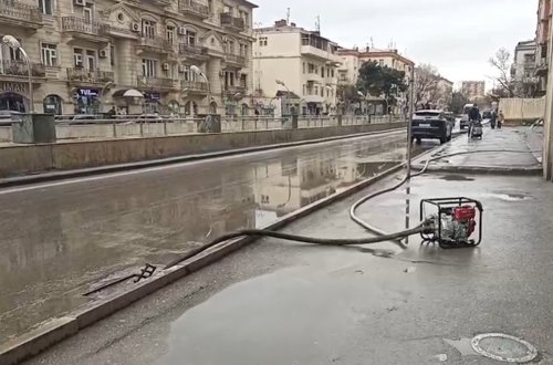 Nərimanovda tunelin ətrafındakı su kütləsi belə təmizləndi - Video