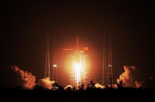 Çin kosmosa 18 internet peyki göndərib