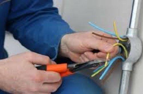 37 yaşlı kişini elektrik cərəyanı vurdu