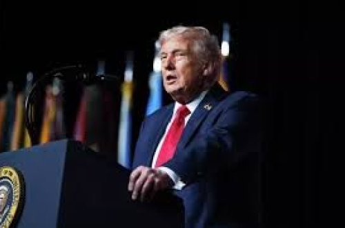 Tramp İranı Hörmüz boğazından keçən tankerlərdən rüsum almağı dayandırmağa çağırıb