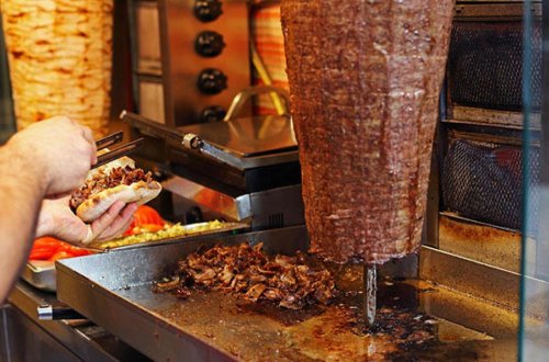 Tərtərdə iki nəfər dönərdən zəhərlənib