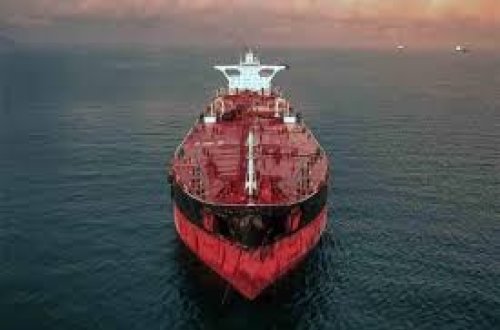 Hörmüz boğazını keçmək istəyən iki boş supertanker geri dönüb