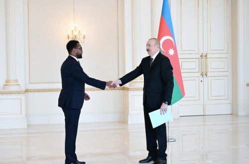 Prezident İlham Əliyev Somalinin Azərbaycana yeni təyin olunmuş səfirini qəbul edib - FOTO