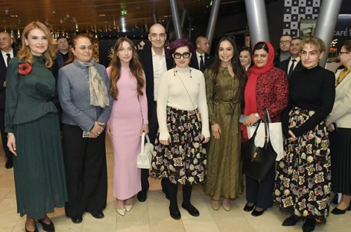 Leyla və Alena Əliyevalar sərgidə - Fotolar