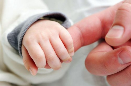 Bakıda azyaşlı boğazında qida qalması nəticəsində ölüb