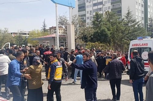 Türkiyədə daha bir məktəbə silahlı hücum: Ölən və yaralananlar var