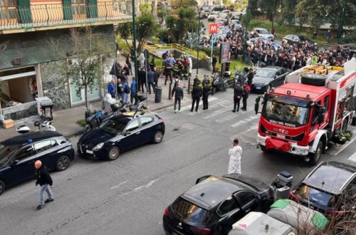 İtaliyada bank oğurluğu: 25 nəfər girov götürüldü