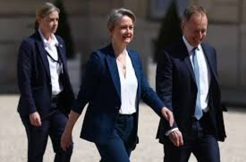 Britaniya XİN rəhbəri Hörmüz boğazı ilə bağlı İrana çağırış edib