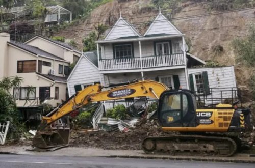 Yeni Zelandiyada fövqəladə vəziyyət elan edildi: Uçuşlar ləğv edildi