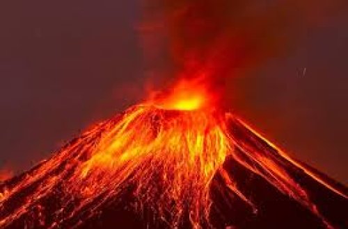 İndoneziyada vulkan ardıcıl püskürdü, kül beş kilometrə yüksəldi