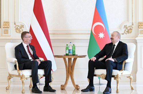 Prezidentlər təkbətək görüşdü - Fotolar