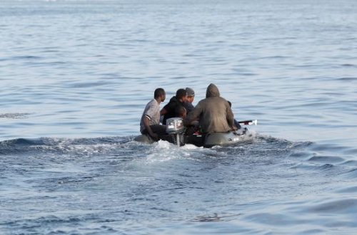 Britaniya və Fransa miqrantların qarşısını almaq üçün razılığa gəliblər