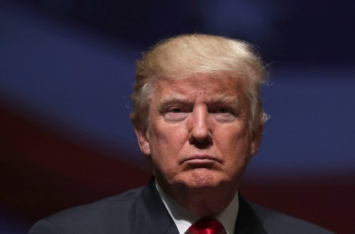 Tramp Hörmüz boğazını minalamağa çalışan istənilən gəmini məhv etməyə göstəriş verib