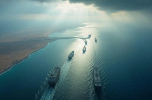 İran Rusiyanı Hörmüz boğazından keçid üçün rüsumdan azad edib