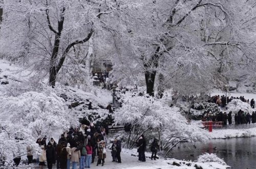 Kəlbəcərlə Laçına sulu qar yağdı