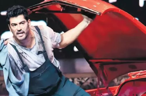 Burak Özçivit Daşkənddə səhnəyə çıxacaq - Biletlər tükəndi