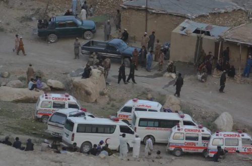 Pakistanda silahlı hücum: 10 ölü