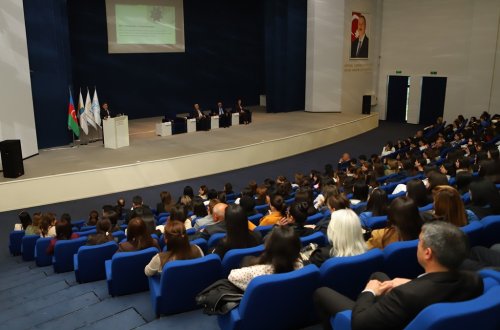 Ailə institutunda dəyişən rollar və psixoloji transformasiya: Mingəçevir Dövlət Universitetində psixologiyaya həsr edilmiş konfrans çərçivəsində panel müzakirələr keçirilib