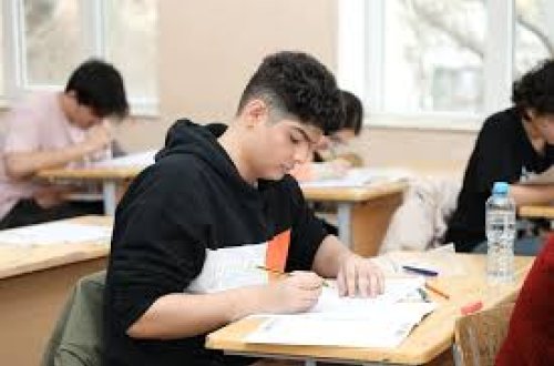 Gələn ildən buraxılış imtahanının vaxtına 15 dəqiqə əlavə ediləcək