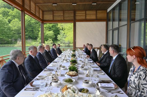 Qəbələdə İlham Əliyevin adından Çexiyanın Baş nazirinin şərəfinə rəsmi lanç verilib - FOTO