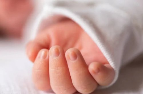 Bakıda körpə müayinəyə aparıldığı xəstəxanada öldü