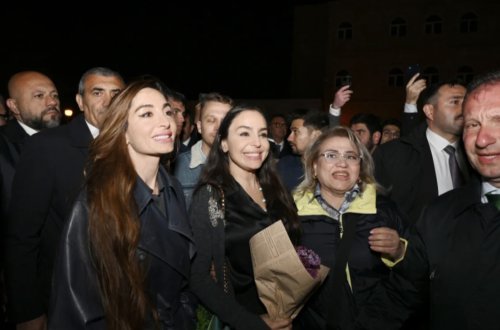 Leyla Əliyeva və Arzu Əliyeva Beynəlxalq Xalça Festivalını ziyarət etdi