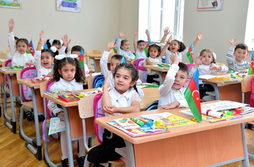 Bu məktəblərdə I sinfə qəbul müsabiqə yolu ilə aparılır