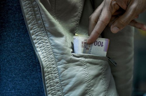 Paytaxtda avtobusda cibgirlik edən şəxs saxlanıldı