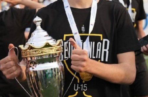 U-15 Liqasında Çempion mükafatlandırıldı - FOTO