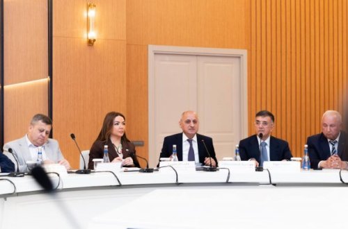 DİN yanında İctimai Şuranın təşəbbüsü ilə “Təhlükəsizlik və şəhərsalmanın müasir çağırışları” mövzusunda ictimai müzakirə keçirilib